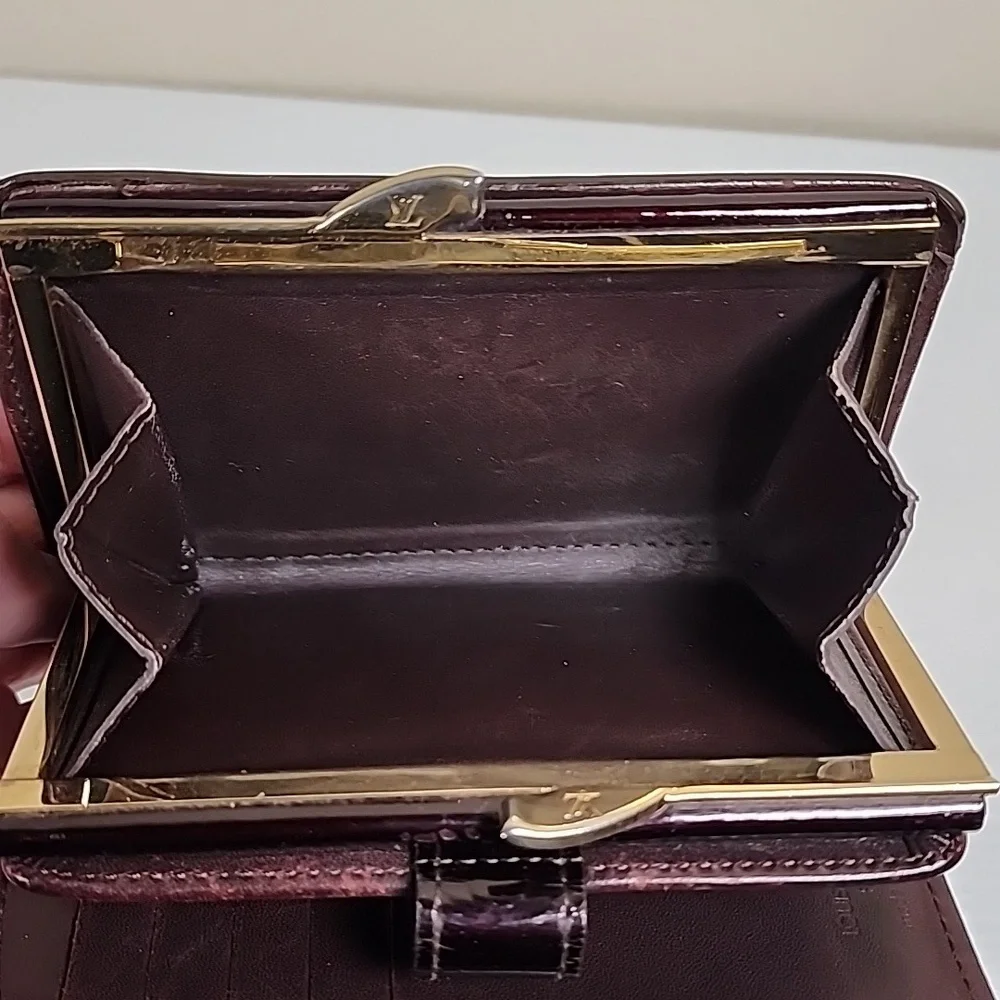 Louis Vuitton Monogram Vernis Wallet In Amarante - Picture 11 of 11